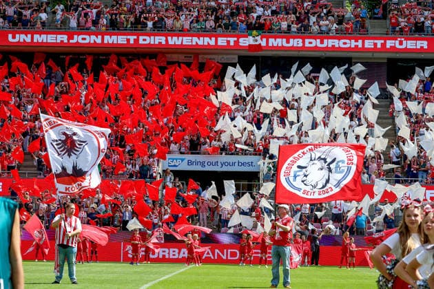 02.05.2026, xsscx, Frauen Fussball, 1. FC Köln - Werder Bremen, 1. Fussball Bundesliga, 24. Spieltag, RheinEnergie-Stadion, Saison 2025 2026: Choreographie der Fans des 1. FC Köln vor dem Spiel DFB regulations prohibit any use of photographs as image sequences and or quasi-video. Photo: xSandraxScherningxPressefotoKochx Nordrhein-Westfalen Germany
