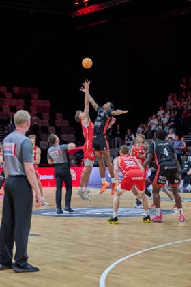 Barmer, BBL2, Nürnberg Falcons BC vs SBB Baskets Wolmirstedt BBL2, Nürnberg Falcons BC vs SBB Baskets Wolmirstedt Nürnberg KIA Metropol Arena Bayern Deutschland