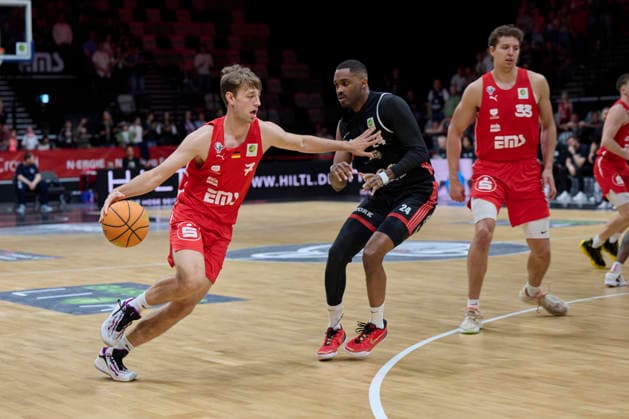 Barmer, BBL2, Nürnberg Falcons BC vs SBB Baskets Wolmirstedt BBL2, Nürnberg Falcons BC vs SBB Baskets Wolmirstedt Nürnberg KIA Metropol Arena Bayern Deutschland