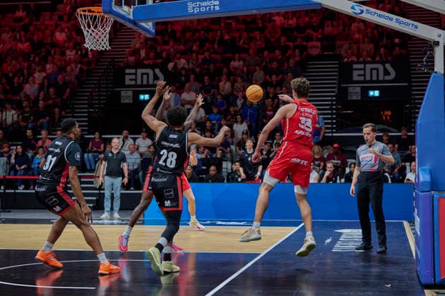 Barmer, BBL2, Nürnberg Falcons BC vs SBB Baskets Wolmirstedt BBL2, Nürnberg Falcons BC vs SBB Baskets Wolmirstedt Nürnberg KIA Metropol Arena Bayern Deutschland
