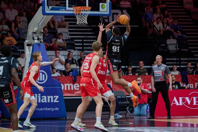 Barmer, BBL2, Nürnberg Falcons BC vs SBB Baskets Wolmirstedt BBL2, Nürnberg Falcons BC vs SBB Baskets Wolmirstedt Nürnberg KIA Metropol Arena Bayern Deutschland