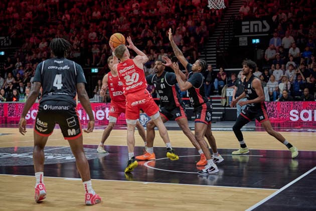 Barmer, BBL2, Nürnberg Falcons BC vs SBB Baskets Wolmirstedt BBL2, Nürnberg Falcons BC vs SBB Baskets Wolmirstedt Nürnberg KIA Metropol Arena Bayern Deutschland