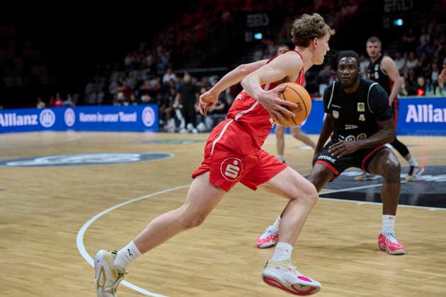 Barmer, BBL2, Nürnberg Falcons BC vs SBB Baskets Wolmirstedt BBL2, Nürnberg Falcons BC vs SBB Baskets Wolmirstedt Nürnberg KIA Metropol Arena Bayern Deutschland