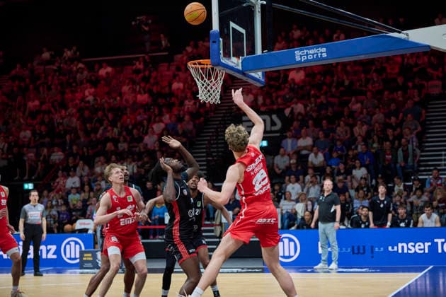 Barmer, BBL2, Nürnberg Falcons BC vs SBB Baskets Wolmirstedt BBL2, Nürnberg Falcons BC vs SBB Baskets Wolmirstedt Nürnberg KIA Metropol Arena Bayern Deutschland