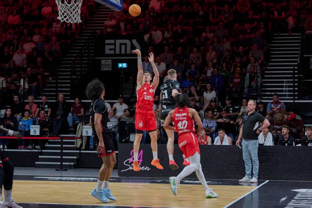 Barmer, BBL2, Nürnberg Falcons BC vs SBB Baskets Wolmirstedt BBL2, Nürnberg Falcons BC vs SBB Baskets Wolmirstedt Nürnberg KIA Metropol Arena Bayern Deutschland