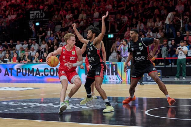 Barmer, BBL2, Nürnberg Falcons BC vs SBB Baskets Wolmirstedt BBL2, Nürnberg Falcons BC vs SBB Baskets Wolmirstedt Nürnberg KIA Metropol Arena Bayern Deutschland
