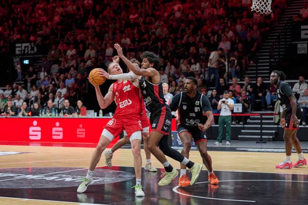 Barmer, BBL2, Nürnberg Falcons BC vs SBB Baskets Wolmirstedt BBL2, Nürnberg Falcons BC vs SBB Baskets Wolmirstedt Nürnberg KIA Metropol Arena Bayern Deutschland