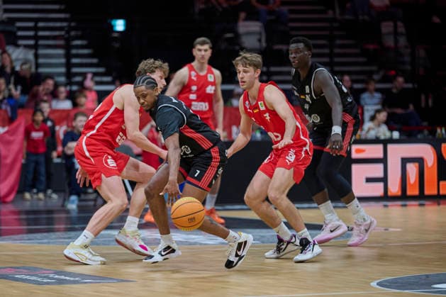 Barmer, BBL2, Nürnberg Falcons BC vs SBB Baskets Wolmirstedt BBL2, Nürnberg Falcons BC vs SBB Baskets Wolmirstedt Nürnberg KIA Metropol Arena Bayern Deutschland