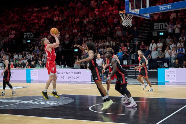 Barmer, BBL2, Nürnberg Falcons BC vs SBB Baskets Wolmirstedt BBL2, Nürnberg Falcons BC vs SBB Baskets Wolmirstedt Nürnberg KIA Metropol Arena Bayern Deutschland