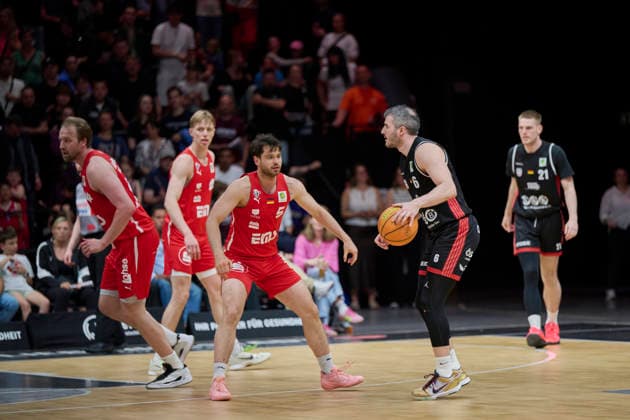 Barmer, BBL2, Nürnberg Falcons BC vs SBB Baskets Wolmirstedt BBL2, Nürnberg Falcons BC vs SBB Baskets Wolmirstedt Nürnberg KIA Metropol Arena Bayern Deutschland