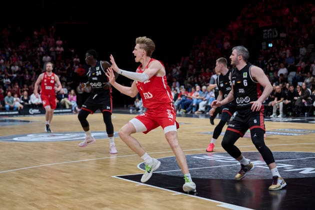 Barmer, BBL2, Nürnberg Falcons BC vs SBB Baskets Wolmirstedt BBL2, Nürnberg Falcons BC vs SBB Baskets Wolmirstedt Nürnberg KIA Metropol Arena Bayern Deutschland