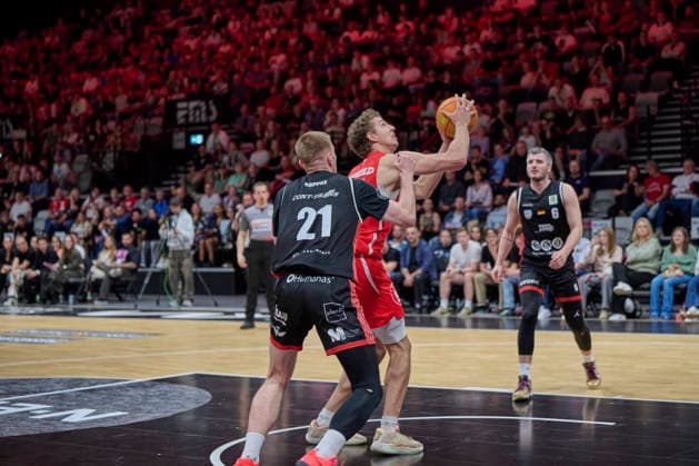 Barmer, BBL2, Nürnberg Falcons BC vs SBB Baskets Wolmirstedt BBL2, Nürnberg Falcons BC vs SBB Baskets Wolmirstedt Nürnberg KIA Metropol Arena Bayern Deutschland