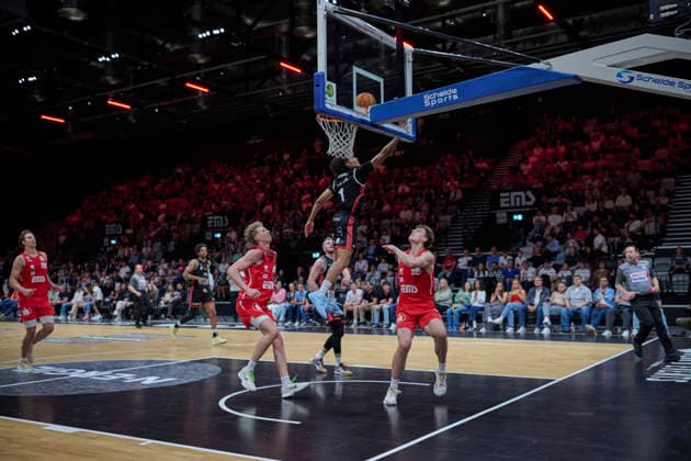 Barmer, BBL2, Nürnberg Falcons BC vs SBB Baskets Wolmirstedt BBL2, Nürnberg Falcons BC vs SBB Baskets Wolmirstedt Nürnberg KIA Metropol Arena Bayern Deutschland