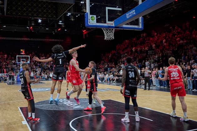 Barmer, BBL2, Nürnberg Falcons BC vs SBB Baskets Wolmirstedt BBL2, Nürnberg Falcons BC vs SBB Baskets Wolmirstedt Nürnberg KIA Metropol Arena Bayern Deutschland