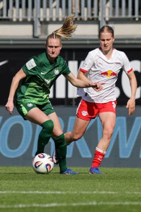 02.05.2026, xgrfx, Fussball Google Pixel Frauen-Bundesliga, VfL Wolfsburg - RB Leipzig v.l. Janina Minge (VfL Wolfsburg), Andrea Norheim (RB Leipzig) (DFL DFB REGULATIONS PROHIBIT ANY USE OF PHOTOGRAPHS as IMAGE SEQUENCES and or QUASI-VIDEO) Wolfsburg