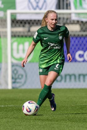 02.05.2026, xgrfx, Fussball Google Pixel Frauen-Bundesliga, VfL Wolfsburg - RB Leipzig v.l. Thea Bjelde (VfL Wolfsburg) (DFL DFB REGULATIONS PROHIBIT ANY USE OF PHOTOGRAPHS as IMAGE SEQUENCES and or QUASI-VIDEO) Wolfsburg