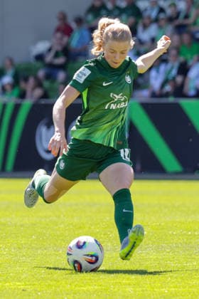 02.05.2026, xgrfx, Fussball Google Pixel Frauen-Bundesliga, VfL Wolfsburg - RB Leipzig v.l. Justine Kielland (VfL Wolfsburg) (DFL DFB REGULATIONS PROHIBIT ANY USE OF PHOTOGRAPHS as IMAGE SEQUENCES and or QUASI-VIDEO) Wolfsburg