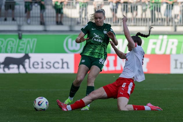 02.05.2026, xgrfx, Fussball Google Pixel Frauen-Bundesliga, VfL Wolfsburg - RB Leipzig v.l. Anny Kerim-Lindland (VfL Wolfsburg), Julia Magerl (RB Leipzig) (DFL DFB REGULATIONS PROHIBIT ANY USE OF PHOTOGRAPHS as IMAGE SEQUENCES and or QUASI-VIDEO) Wolfsburg