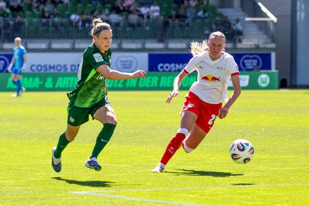 02.05.2026, xgrfx, Fussball Google Pixel Frauen-Bundesliga, VfL Wolfsburg - RB Leipzig v.l. Svenja Huth (VfL Wolfsburg), Nikoline Dudek (RB Leipzig) (DFL DFB REGULATIONS PROHIBIT ANY USE OF PHOTOGRAPHS as IMAGE SEQUENCES and or QUASI-VIDEO) Wolfsburg