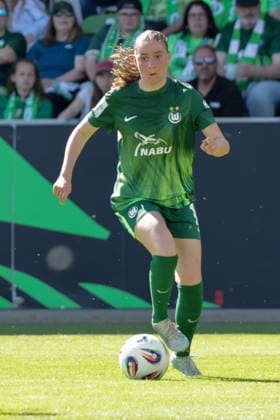 02.05.2026, xgrfx, Fussball Google Pixel Frauen-Bundesliga, VfL Wolfsburg - RB Leipzig v.l. Smilla Vallotto (VfL Wolfsburg) (DFL DFB REGULATIONS PROHIBIT ANY USE OF PHOTOGRAPHS as IMAGE SEQUENCES and or QUASI-VIDEO) Wolfsburg