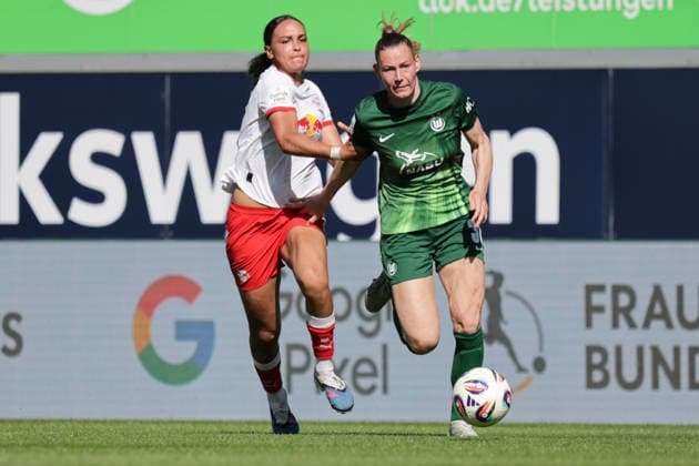 02.05.2026, xgrfx, Fussball Google Pixel Frauen-Bundesliga, VfL Wolfsburg - RB Leipzig v.l. Lisa Baum (RB Leipzig), Sarai Linder (VfL Wolfsburg) (DFL DFB REGULATIONS PROHIBIT ANY USE OF PHOTOGRAPHS as IMAGE SEQUENCES and or QUASI-VIDEO) Wolfsburg