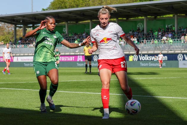 02.05.2026, xgrfx, Fussball Google Pixel Frauen-Bundesliga, VfL Wolfsburg - RB Leipzig v.l. Lineth Beerensteyn (VfL Wolfsburg), Marlene Müller (RB Leipzig) (DFL DFB REGULATIONS PROHIBIT ANY USE OF PHOTOGRAPHS as IMAGE SEQUENCES and or QUASI-VIDEO) Wolfsburg