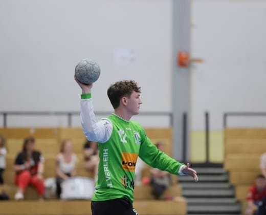 Deutschland - Kelkheim - Münster - 02.05.2026 Handball - Hessen - 3. Liga - Staffel Süd-West - Herren 2025 2026 (27. Spieltag) TSG Münster (blau) - HLZ Friesenheim-Hochdorf II (grau) v.l. Linus Pape (TSG MÜNSTER - Nr. 12) TSG Münster - HLZ Friesenheim-Hochdorf II
