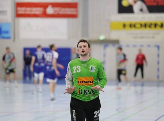 Deutschland - Kelkheim - Münster - 02.05.2026 Handball - Hessen - 3. Liga - Staffel Süd-West - Herren 2025 2026 (27. Spieltag) TSG Münster (blau) - HLZ Friesenheim-Hochdorf II (grau) v.l. Fin Welkenbach (TSG MÜNSTER - Nr. 23) TSG Münster - HLZ Friesenheim-Hochdorf II