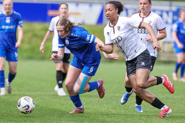 v.li.: Laura Bröring (SV Meppen, 6) und Melissa Kuya Strobel (FC Ingolstadt, 14) im Zweikampf, Duell, Dynamik, Aktion, Action, Spielszene, DIE DFB-RICHTLINIEN UNTERSAGEN JEGLICHE NUTZUNG VON FOTOS ALS SEQUENZBILDER UND ODER VIDEOÄHNLICHE FOTOSTRECKEN. DFB REGULATIONS PROHIBIT ANY USE OF PHOTOGRAPHS AS IMAGE SEQUENCES AND OR QUASI-VIDEO., 03.05.2026, Meppen (Deutschland), Fussball, 2. Frauen-Bundesliga, SV Meppen - FC Ingolstadt 04
