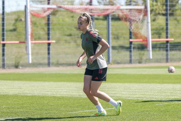 Giulia Gwinn (FC Bayern Muenchen, 07) beim Training, GER, Offizielles Abschlusstraining FC Bayern Muenchen, Fussball, UEFA Womens Champions League, Halbfinale, Rueckspiel, Saison 2025 2026, 02.05.2026, GER, Offizielles Abschlusstraining FC Bayern Muenchen, Fussball, UEFA Womens Champions League, Halbfinale, Rueckspiel, Saison 2025 2026, 02.05.2026 Muenchen Copyright: xEibner-Pressefoto JennixMaulx EP_JML