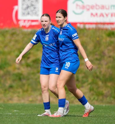 03.05.2026, Waldstadion, Meppen, GER, 2. Bundesliga, Frauen: SV Meppen vs FC Ingolstadt, 1:0-Torschütze Marleen Kropp (SV Meppen 9) freut sich mit Anouk Blaschka (SV Meppen 10) DFL REGULATIONS PROHIBIT ANY USE OF PHOTOGRAPHS AS IMAGE SEQUENCES AND OR QUASI-VIDEO. Meppen Niedersachsen Deutschland Waldstadion