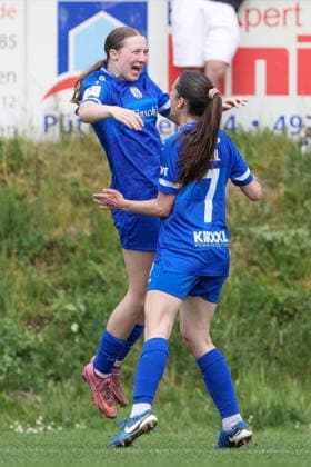 v.li.: Torschützin Laura Bröring (SV Meppen, 6) und Marie Bleil (SV Meppen, 7) mit Torjubel, Jubel, jubeln, jubelt, optimistisch, Spielszene, Highlight, Freude über das Tor zum 2:0, DIE DFB-RICHTLINIEN UNTERSAGEN JEGLICHE NUTZUNG VON FOTOS ALS SEQUENZBILDER UND ODER VIDEOÄHNLICHE FOTOSTRECKEN. DFB REGULATIONS PROHIBIT ANY USE OF PHOTOGRAPHS AS IMAGE SEQUENCES AND OR QUASI-VIDEO., 03.05.2026, Meppen (Deutschland), Fussball, 2. Frauen-Bundesliga, SV Meppen - FC Ingolstadt 04