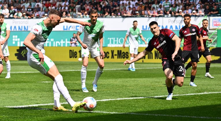 03.05.2026 - Fussball - Saison 2025 2026 - 2. Fussball - Bundesliga - Derby Frankenderby - 32. Spieltag: SpVgg Greuther Fürth ( Kleeblatt ) - 1. FC Nürnberg FCN ( Club ) - Sportfoto Zink - xwoxzix - DFL regulations prohibit any use of photographs as image sequences and or quasi-video - only for editorial use - Felix Higl (18, SpVgg Greuther Fürth ) Luka Lochoshvili (24, 1. FC Nürnberg FCN ) Chance Torchance