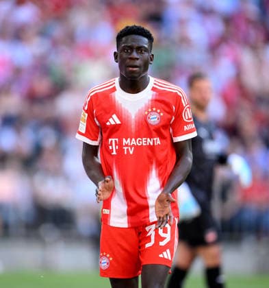 Fussball 1. Bundesliga Saison 2025 2026 32. Spieltag FC Bayern Muenchen - 1. FC Heidenheim 02.05.2026 Bara Sapoko Ndiaye (FC Bayern Muenchen) *** Soccer 1 Bundesliga Season 2025 2026 32 Matchday FC Bayern Muenchen 1 FC Heidenheim 02 05 2026 Bara Sapoko Ndiaye FC Bayern Muenchen