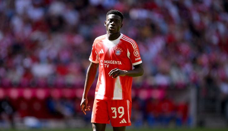 Fussball 1. Bundesliga Saison 2025 2026 32. Spieltag FC Bayern Muenchen - 1. FC Heidenheim 02.05.2026 Bara Sapoko Ndiaye (FC Bayern Muenchen) *** Soccer 1 Bundesliga Season 2025 2026 32 Matchday FC Bayern Muenchen 1 FC Heidenheim 02 05 2026 Bara Sapoko Ndiaye FC Bayern Muenchen