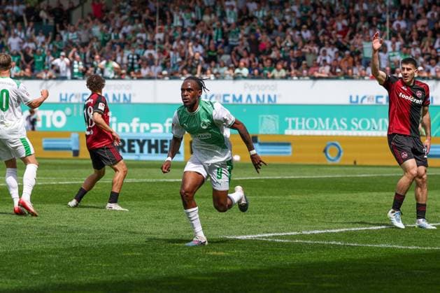 Jubel bei Noel Futkeu 9 (Spvgg Greuther Fuerth) nach seinem Tor zum 1:0, Emotion, Freude, SpVgg Greuther Fuerth vs. 1. FC Nuernberg, Fussball, Maenner, 2. Bundesliga, DFL, Saison 2025 2026, 32. Spieltag, Rueckrunde, 03.05.2026 DFB regulations prohibit any use of photographs as image sequences and or quasi-video Fuerth Bayern Deutschland