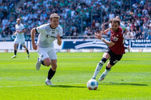 Hannover, Deutschland 03. Mai 2026: 2. BL - 2025 2026 - Sp. 32 - Hannover 96 gegen Preußen Münster Im Bild: v. li. im Zweikampf Jano ter Horst (PRM) und Kolja Nuno Oudenne (HAN) DFL DFB regulations prohibit any use of photographs as image sequences and or quasi-video Heinz von Heiden Arena Niedersachsen
