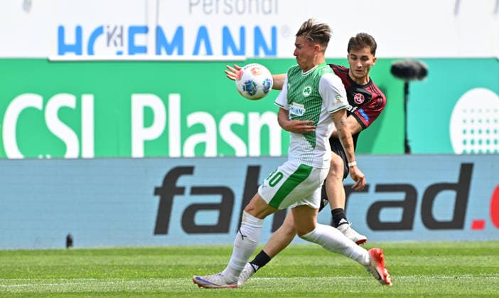 03.05.2026 - Fussball - Saison 2025 2026 - 2. Fussball - Bundesliga - Derby Frankenderby - 32. Spieltag: SpVgg Greuther Fürth ( Kleeblatt ) - 1. FC Nürnberg FCN ( Club ) - Sportfoto Zink MeZi - xmexzix - DFL regulations prohibit any use of photographs as image sequences and or quasi-video - only for editorial use - Felix Klaus (30, SpVgg Greuther Fürth ) Adam Markhiev (6, 1. FC Nürnberg FCN, rechts )