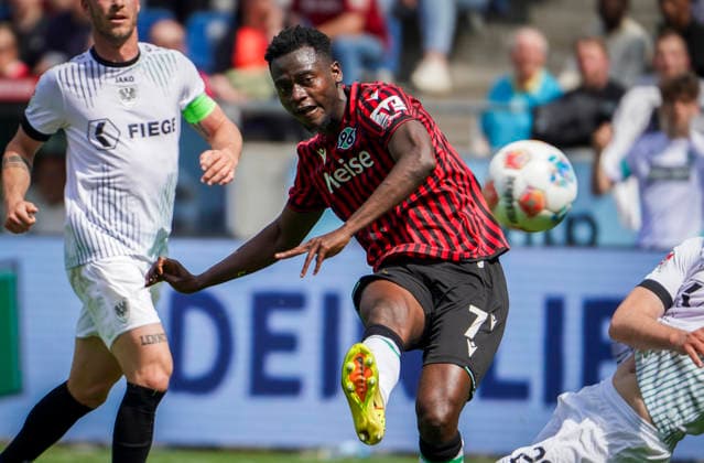Deutschland: Fussball 2.Bundesliga 2025 2026, 32. Spieltag - Hannover 96 vs Preußen Münster - Heinz von Heiden Arena Stadion (Hannover): Tor zum Mustapha Bundu (Hannover 96, 7) Hannover