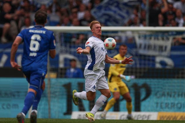 Aktion am Ball Isac Lidberg (SV Darmstadt 98, 07), Karlsruher SC vs. SV Darmstadt 98, 2. Bundesliga, 32. Spieltag, 2025 2026, 03.05.2026, DFL REGULATIONS PROHIBIT ANY USE OF PHOTOGRAPHS AS IMAGE SEQUENCES AND OR QUASI-VIDEO, Karlsruher SC vs. SV Darmstadt 98, 2. Bundesliga, 32. Spieltag, 2025 2026, 03.05.2026 Karlsruhe