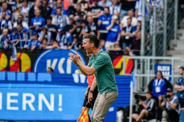 03.05.2026, xdaymx, Fussball 2.Bundesliga, Karlsruher SC - SV Darmstadt 98 Christian Eichner feuert seine Mannschaft am Seitenrand an (DFL DFB REGULATIONS PROHIBIT ANY USE OF PHOTOGRAPHS as IMAGE SEQUENCES and or QUASI-VIDEO) Karlsruhe