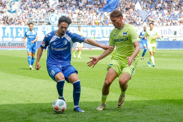 03.05.2026, xgox, Fussball - 2.Bundesliga 1.FC Magdeburg - Hertha BSC Berlin emspor, v.l. Laurin Ulrich (Magdeburg, 8), Marton Dardai (Hertha, 31) Zweikampf, Duell, Kampf, tackle (DFL DFB REGULATIONS PROHIBIT ANY USE OF PHOTOGRAPHS as IMAGE SEQUENCES and or QUASI-VIDEO) Magdeburg