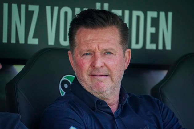 Deutschland: Fussball 2.Bundesliga 2025 2026, 32. Spieltag - Hannover 96 vs Preußen Münster - Heinz von Heiden Arena Stadion (Hannover): Portraitfoto, Portrait, Einzelaufnahme, Porträt Christian Titz (Trainer Hannover 96) Hannover