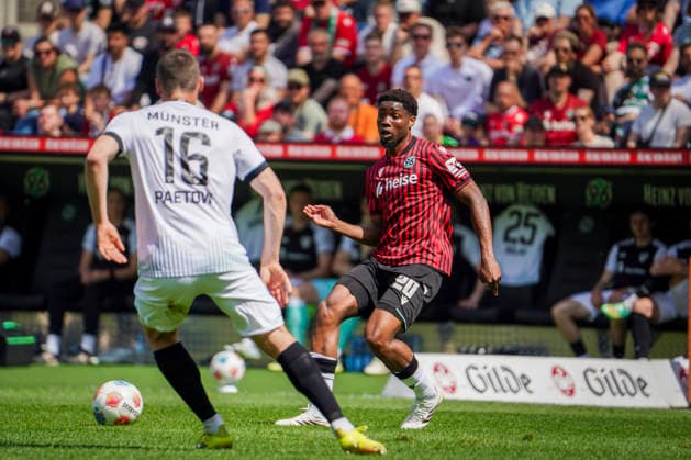 Deutschland: Fussball 2.Bundesliga 2025 2026, 32. Spieltag - Hannover 96 vs Preußen Münster - Heinz von Heiden Arena Stadion (Hannover): Ime Okon (Hannover 96, 20) Hannover