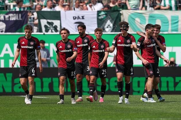 Torschuetze Fabio Gruber 4 (1FC Nuernberg) bejubelt mit geballten Faeusten das 1:1, SpVgg Greuther Fuerth vs. 1. FC Nuernberg, Fussball, Maenner, 2. Bundesliga, DFL, Saison 2025 2026, 32. Spieltag, Rueckrunde, 03.05.2026 DFB regulations prohibit any use of photographs as image sequences and or quasi-video Fuerth Bayern Deutschland