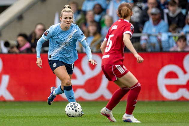 RECORD DATE NOT STATED 3rd May 2026; Joie Stadium, Manchester, England; Womens Super League Football, Manchester City versus Liverpool; Lauren Hemp of Manchester City Women under pressure from Risa Shimizu of Liverpool Women TimxWilliams