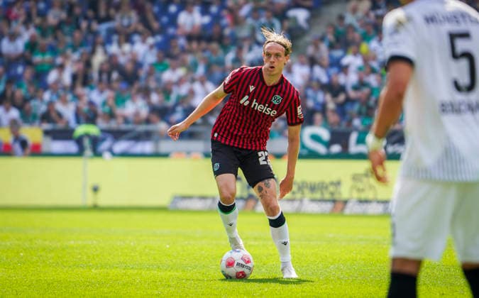 Deutschland: Fussball 2.Bundesliga 2025 2026, 32. Spieltag - Hannover 96 vs Preußen Münster - Heinz von Heiden Arena Stadion (Hannover): Stefan Teitur ÃžorÃ°arson Stefan Teitur Thordarson (Hannover 96, 23) Hannover