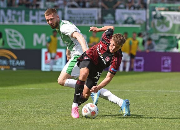 03.05.2026, xhbx, Fussball 2.Bundesliga, SpVgg Greuther Fuerth - 1.FC Nürnberg v.l. Doni Arifi (Spvgg. Greuther Fuerth), Finn Becker (1.FC Nuernberg) (DFL DFB REGULATIONS PROHIBIT ANY USE OF PHOTOGRAPHS as IMAGE SEQUENCES and or QUASI-VIDEO) Fuerth