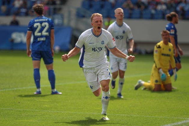 Isac Lidberg (SV Darmstadt 98, 07) mit dem Ausgleich zum 1:1, Karlsruher SC vs. SV Darmstadt 98, 2. Bundesliga, 32. Spieltag, 2025 2026, 03.05.2026, DFL REGULATIONS PROHIBIT ANY USE OF PHOTOGRAPHS AS IMAGE SEQUENCES AND OR QUASI-VIDEO, Karlsruher SC vs. SV Darmstadt 98, 2. Bundesliga, 32. Spieltag, 2025 2026, 03.05.2026 Karlsruhe