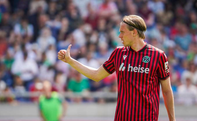 Deutschland: Fussball 2.Bundesliga 2025 2026, 32. Spieltag - Hannover 96 vs Preußen Münster - Heinz von Heiden Arena Stadion (Hannover): Mimik, Gesichtsausdruck, Emotion Stefan Teitur ÃžorÃ°arson Stefan Teitur Thordarson (Hannover 96, 23) Hannover
